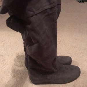 NWOT Grey Faux Suede Boots Size 9